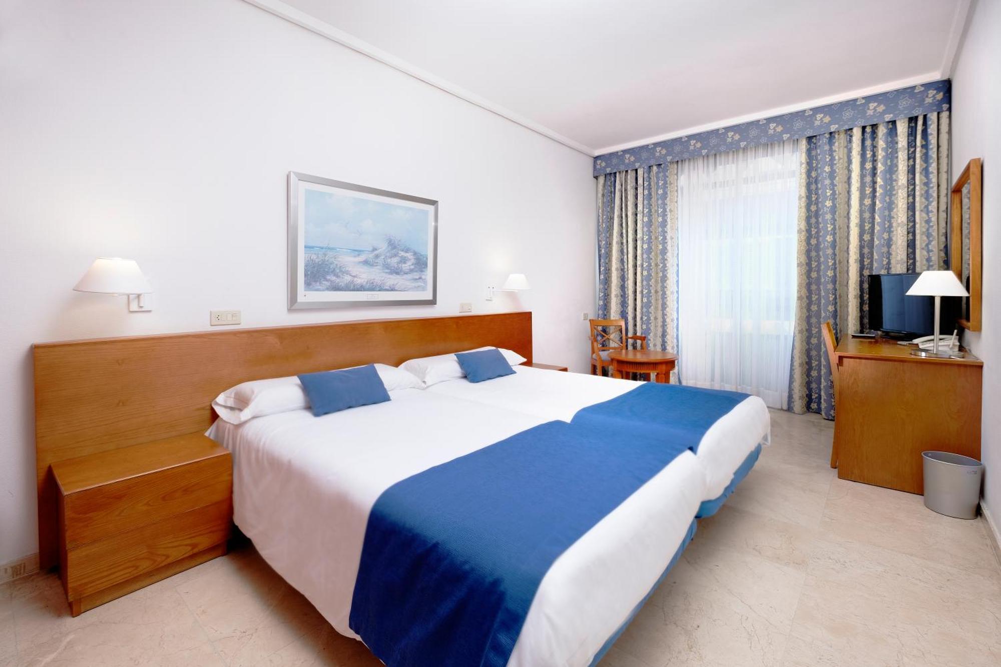 Twin Room - Single Use (1 Adult),1479780689:JPEG